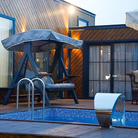Lagos Luxury - Side *