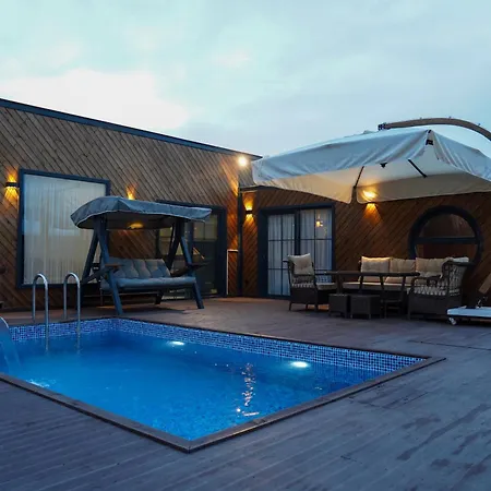 Lagos Luxury - Side Nyaraló